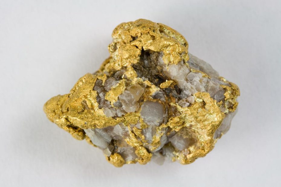 Guld och kvarts i en klump.