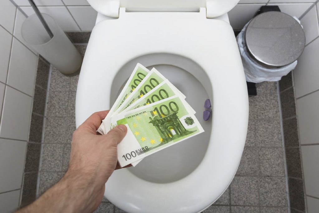 I vissa länder måste man betala för att använda en offentlig toalett.