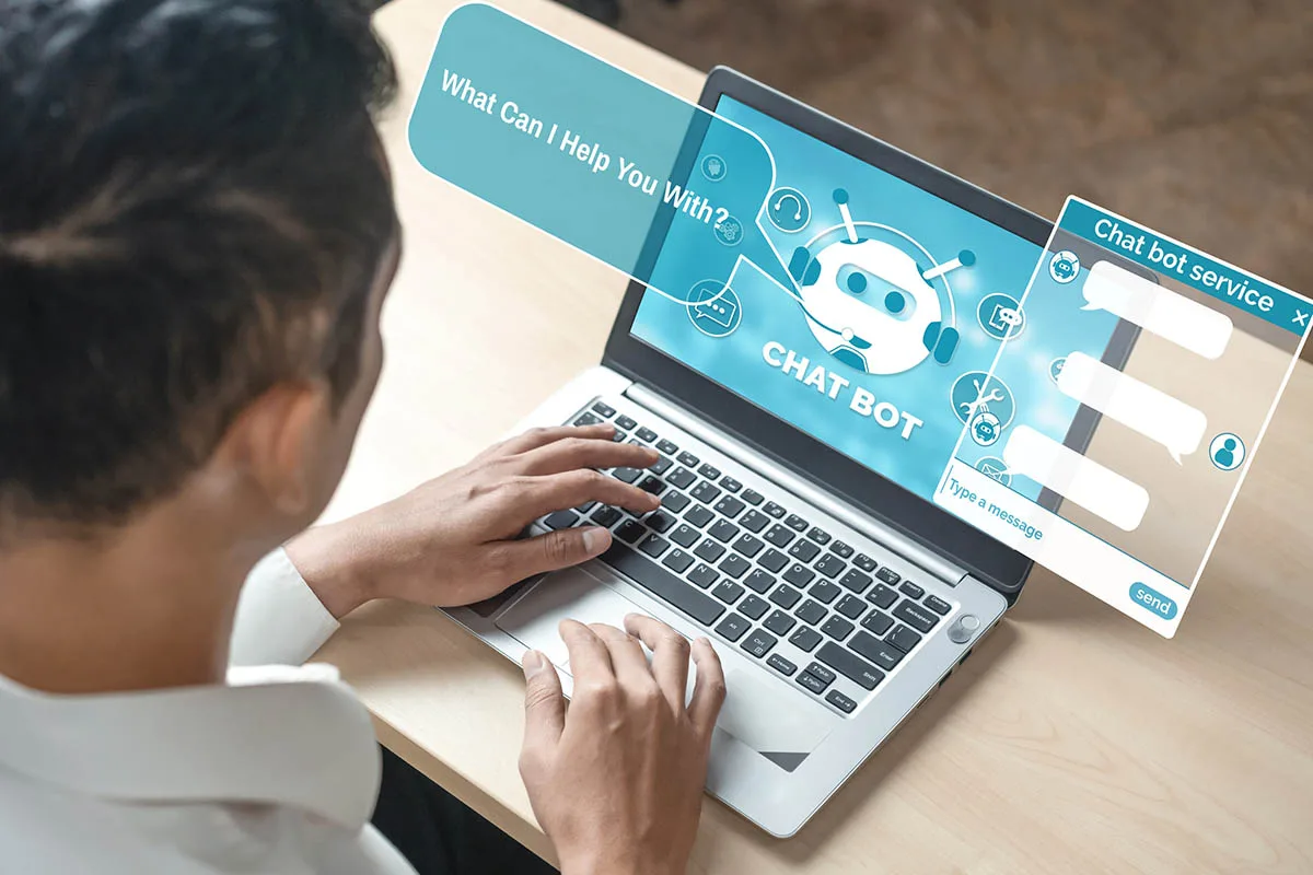 En person kommunicerar med en chattbot.