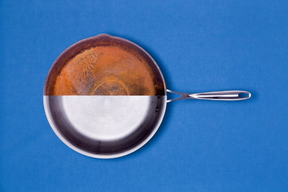 En del av stekpanna är ren och den andra är smutsig, men vad är hemligheten bakom denna renlighet?