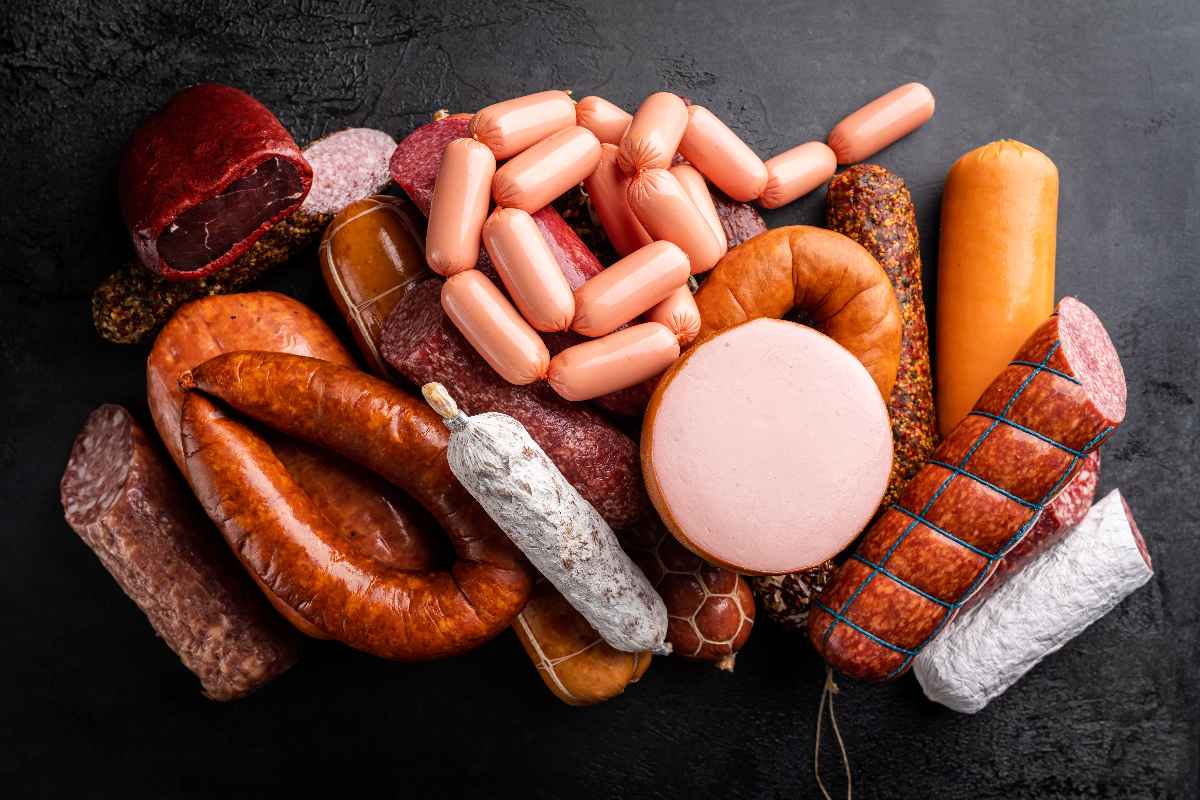 Mycket salt används vid tillverkningen av korvprodukter.