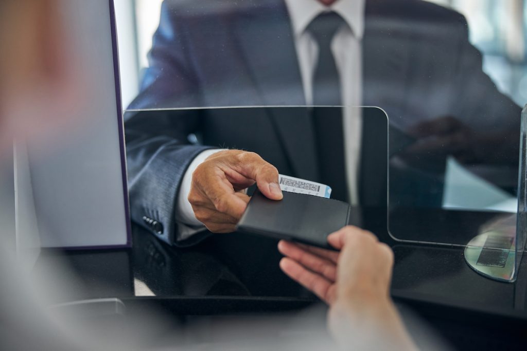 Tullkontroll av dokument.