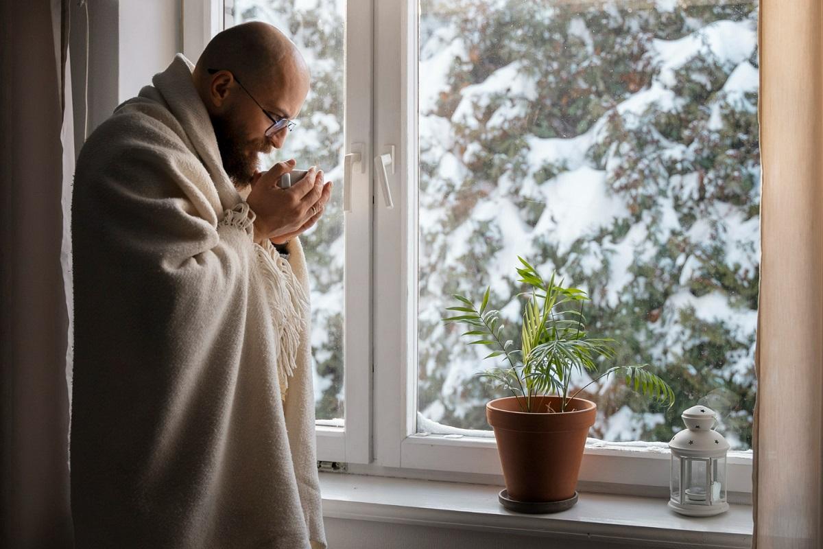 kylan kan tränga igenom även genom stängda fönster.