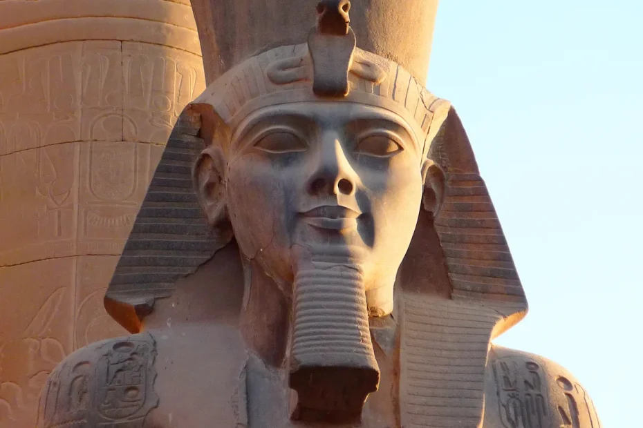 Forntida egyptisk staty.