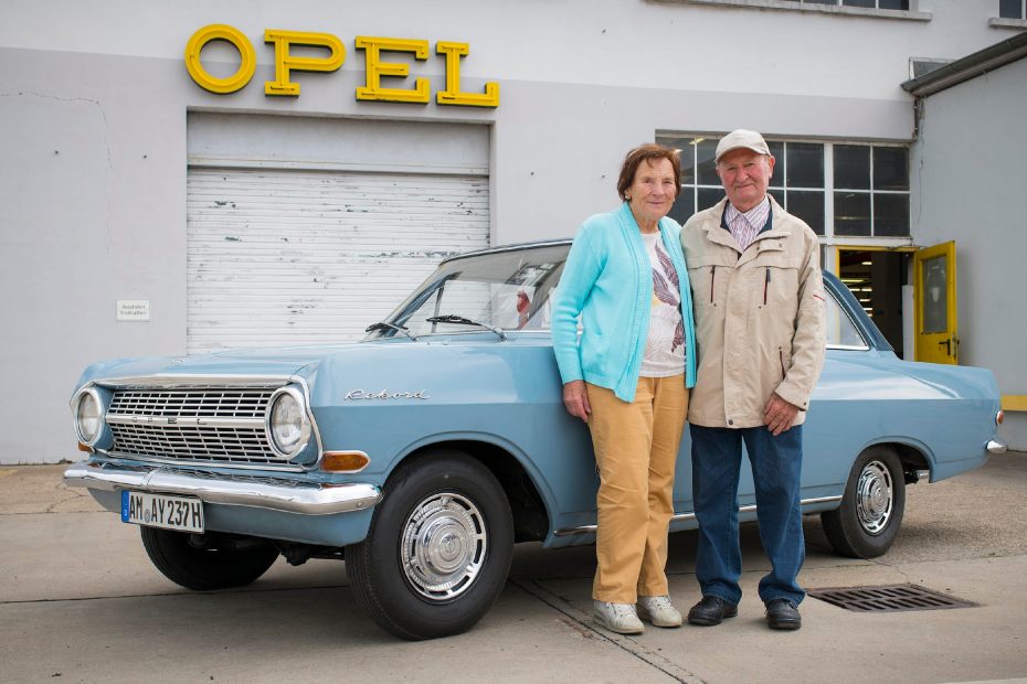 Det gifta paret har kört samma bil under mycket lång tid.