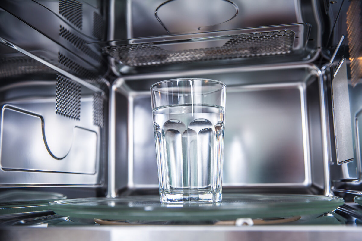 Vatten i mikrovågsugn.