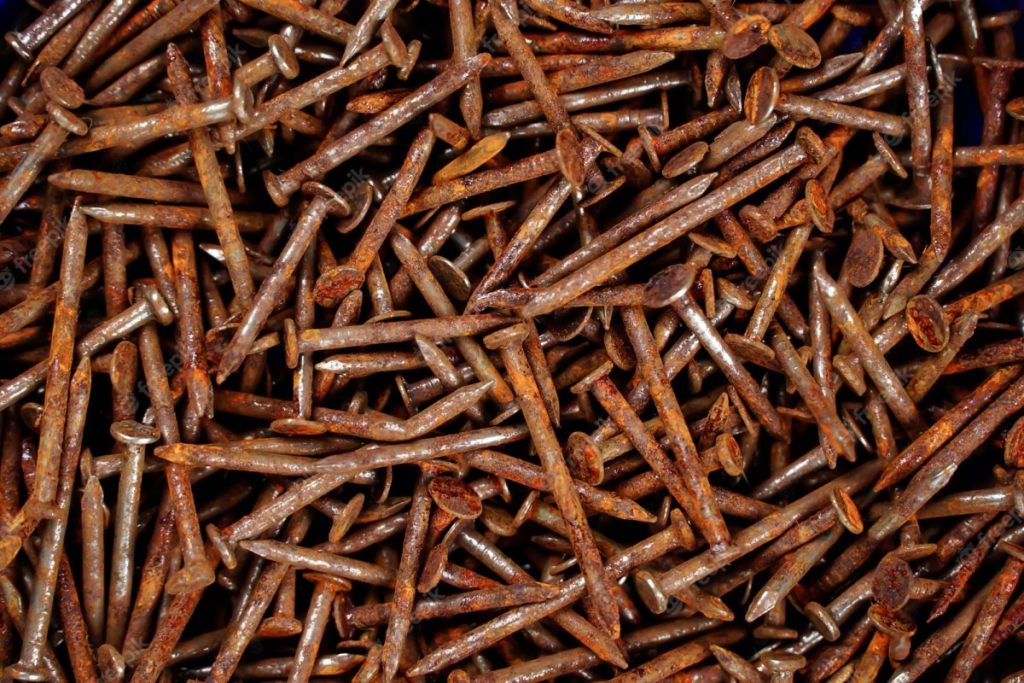 Rostiga spikar kan användas för växtodling om du inte har några andra medel.