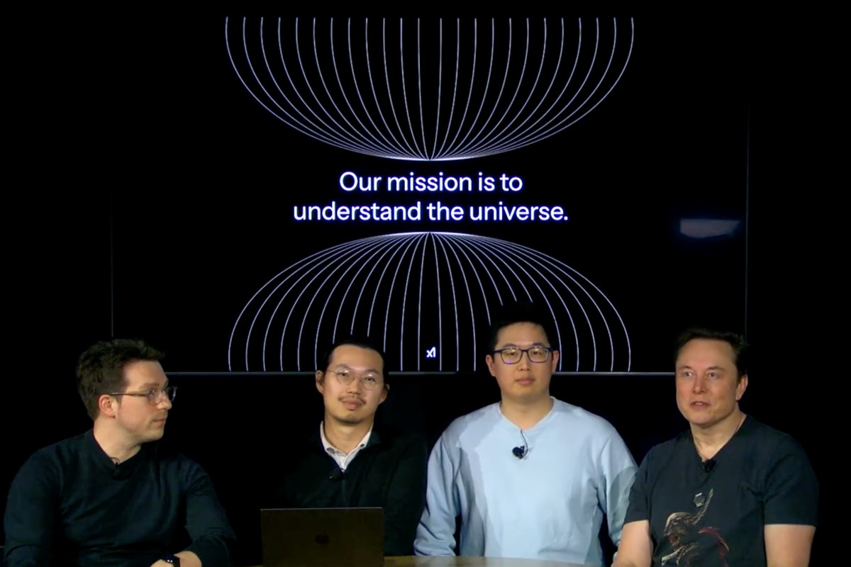 Elon Musk med Grok-anställda.