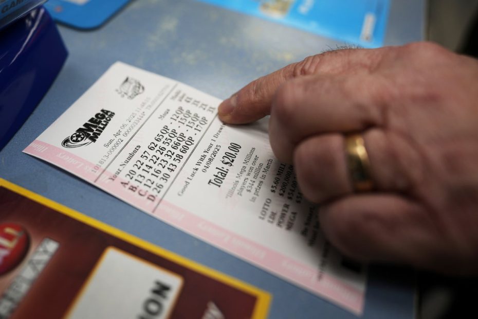 Mannen köpte en lottsedel lotteriet.