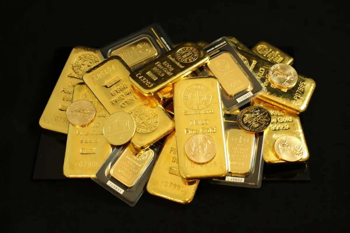 Guld hittades i ett land.