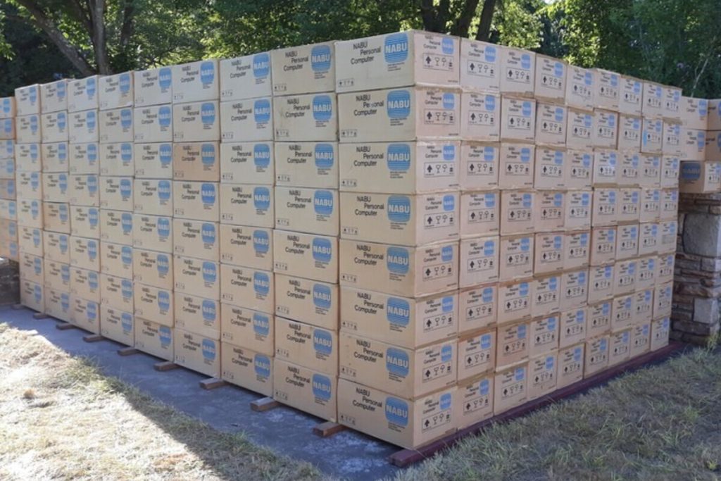 Samma förseglade datorer från NABU.