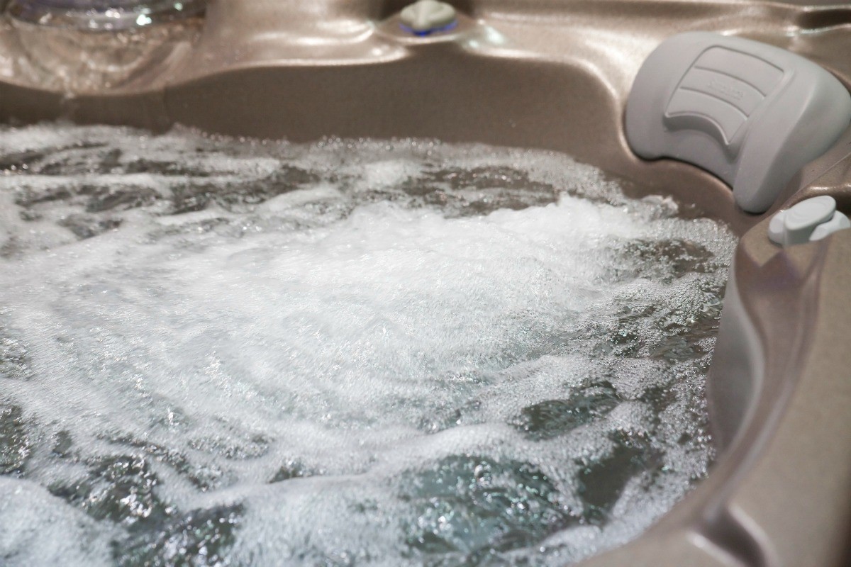 Andra säger att de kommer att undvika hotellets bubbelpooler och pooler tills de ser bevis på att lämpliga rutiner följs.