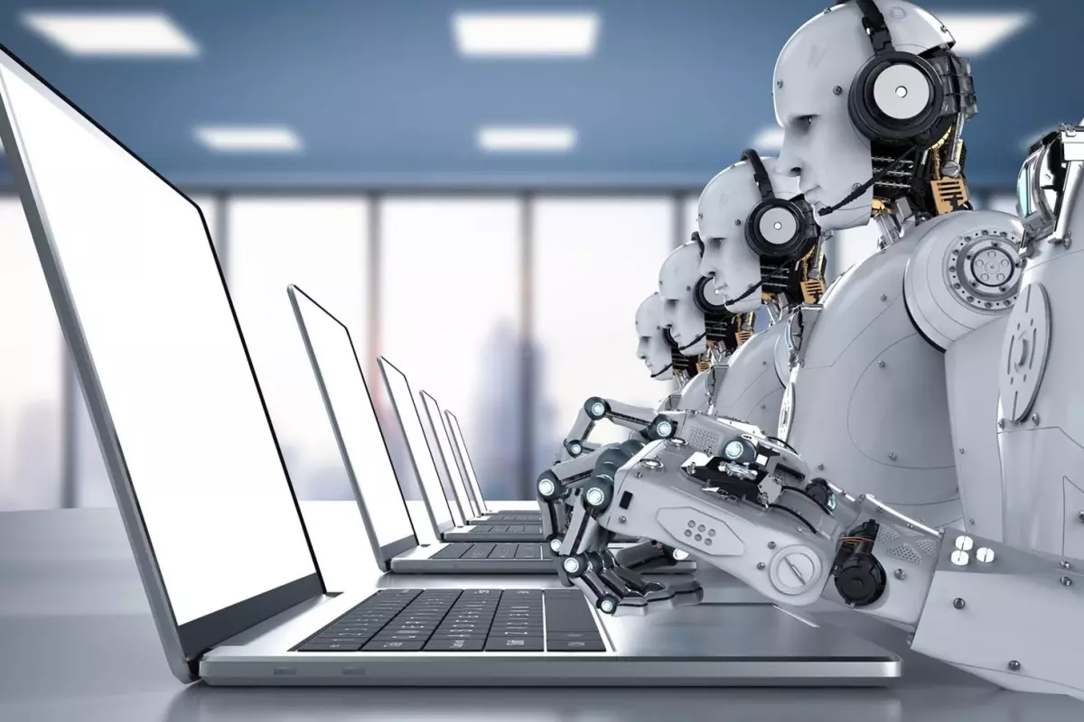 Till slut, när han hjälpt dem med allt, gjorde de honom ansvarig för hans avskedande.