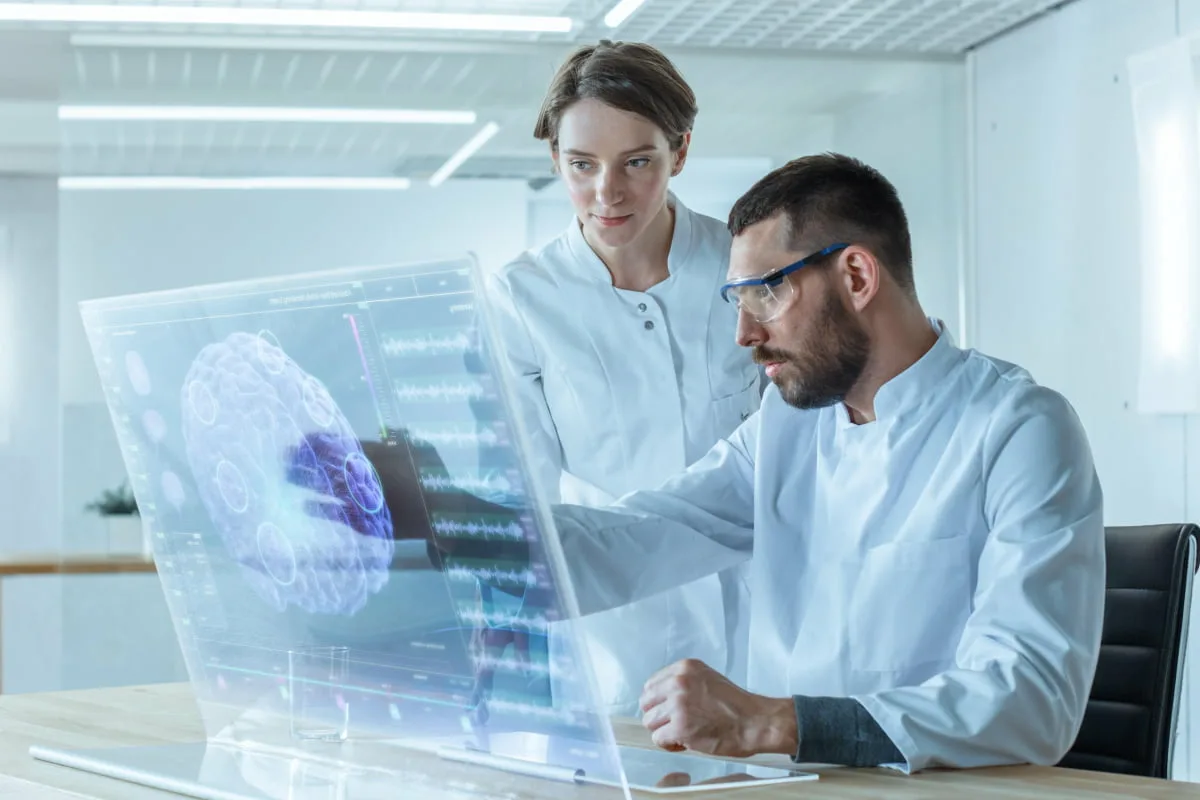 Forskare studerar den mänskliga hjärnan för dess intelligens.