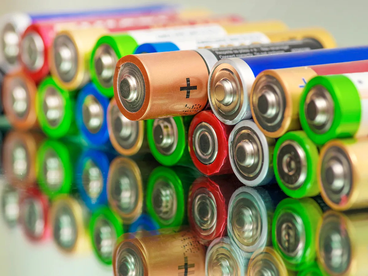 Alkalibatterier är mycket vanliga över hela världen.