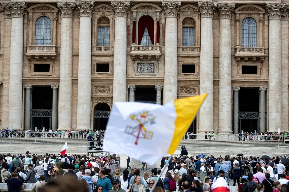 Vatikanstaten är världens minsta land.