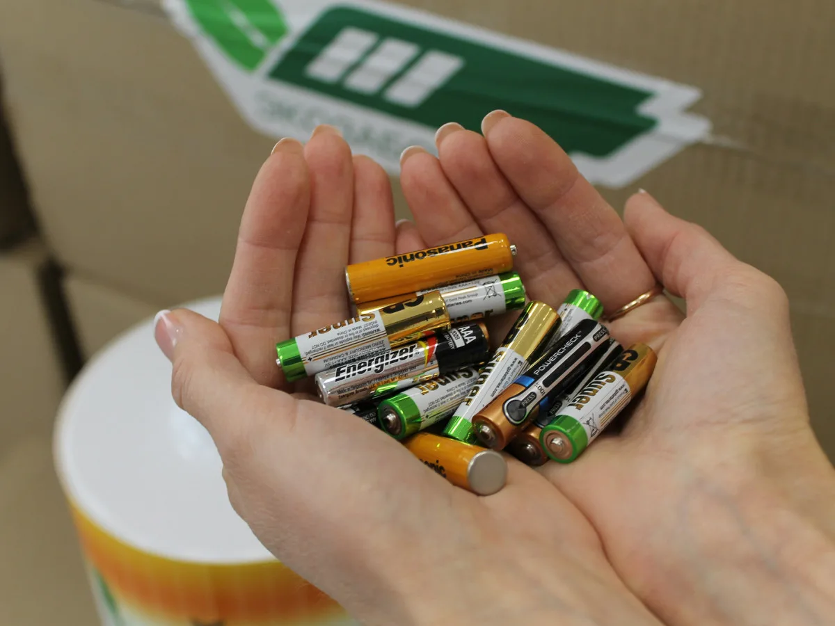 Endast hälften av alla använda batterier återvinns.